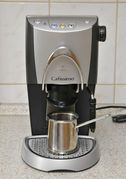 Haushalts-Kapsel-Kaffeemaschine zur Herstellung von Kaffee, Espresso und Cappuccino