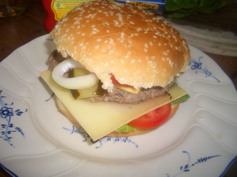 Datei:Cheeseburger.JPG