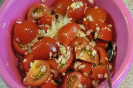 gemischte Tomaten, Zwiebeln, Knoblauch