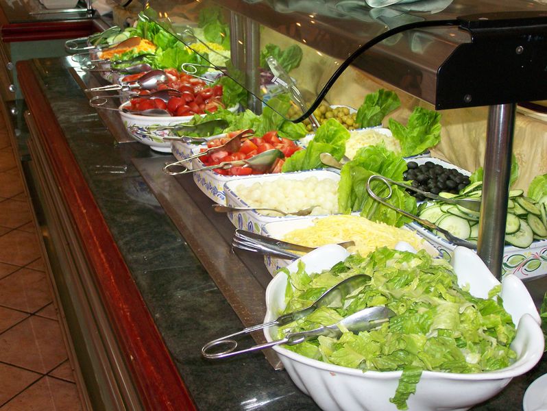 Datei:Mediterraner Salat.jpg
