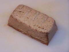 Geräucherter Tofu-Block, etwa 250 g